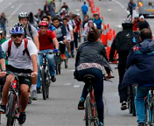 construir autopista de 25 kilómetros