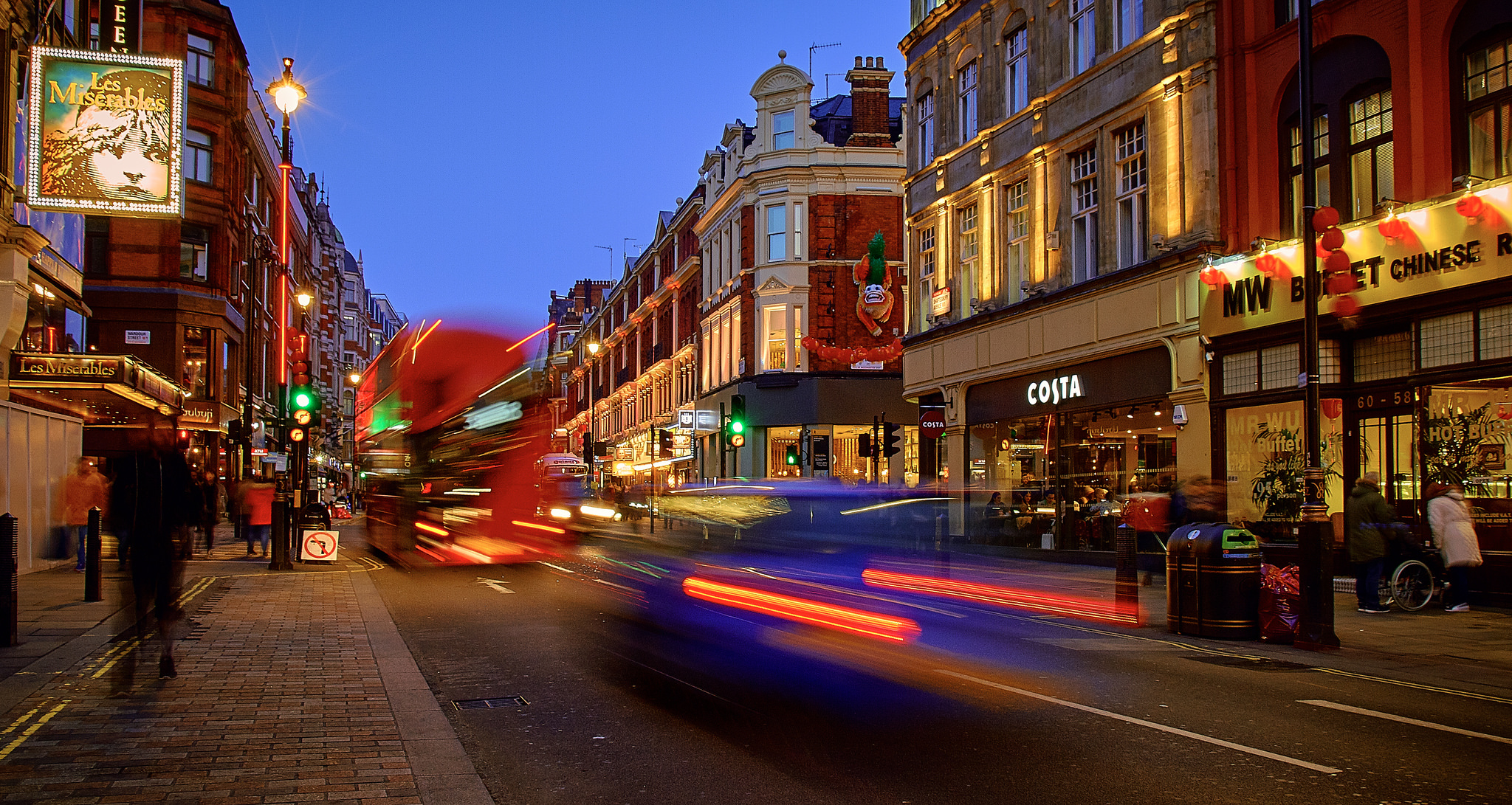 "London" by Pedro Szekely is licenced underAttribution-ShareAlike 2.0 Generic (CC BY-SA 2.0)